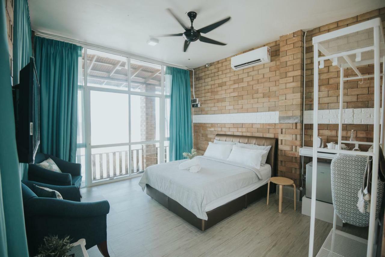 Ombak Deru Lodge Marang Luaran gambar