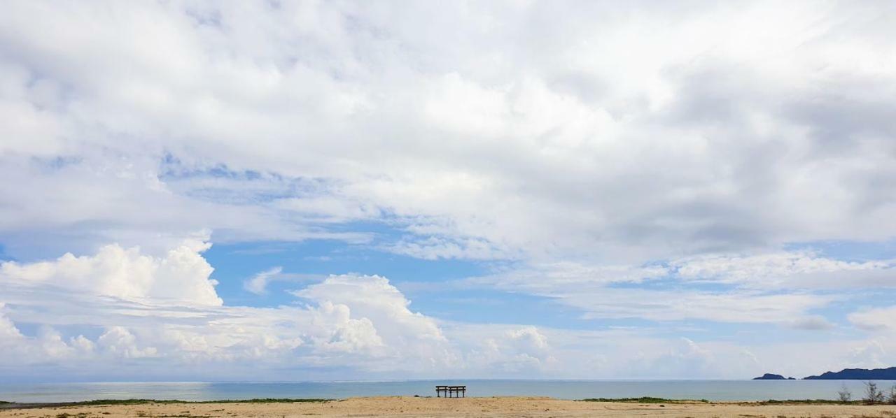 Ombak Deru Lodge Marang Luaran gambar
