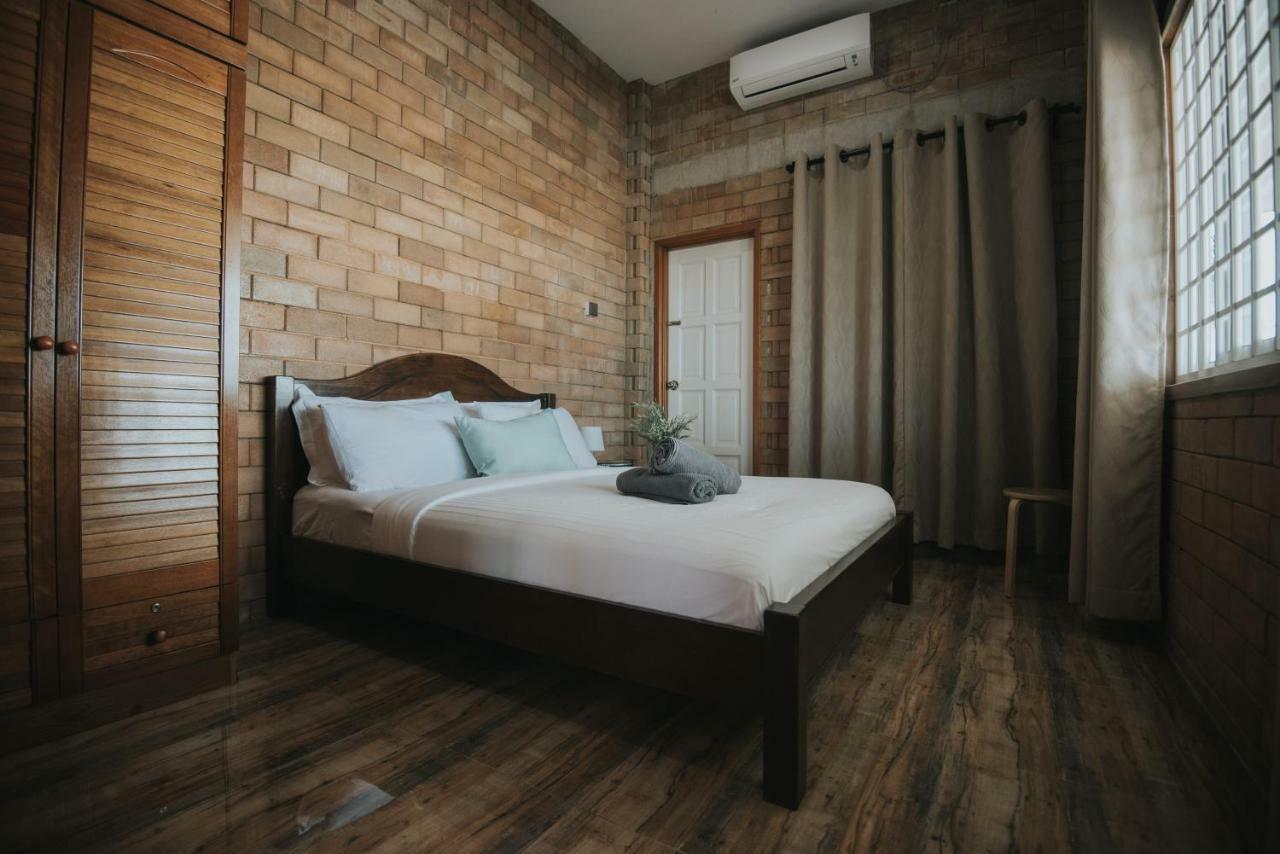 Ombak Deru Lodge Marang Luaran gambar